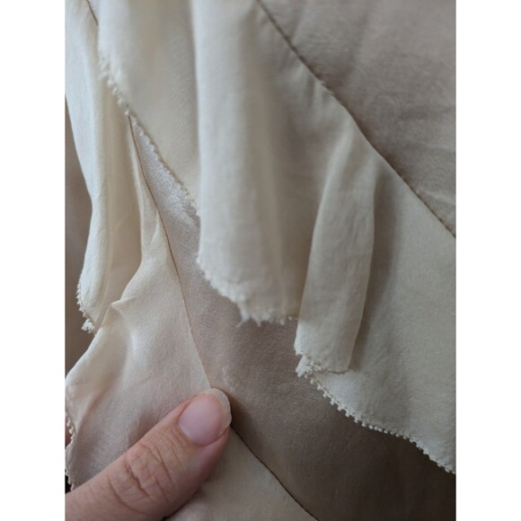 White House Black Market Champagne Silk Stretch Cascading Ruffle Dainty Top Sz 6 - Picture 4 of 12